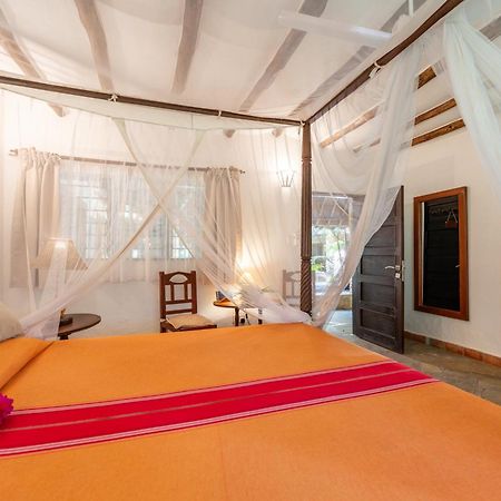 Diani Marine Divers Village Diani Beach Exteriér fotografie